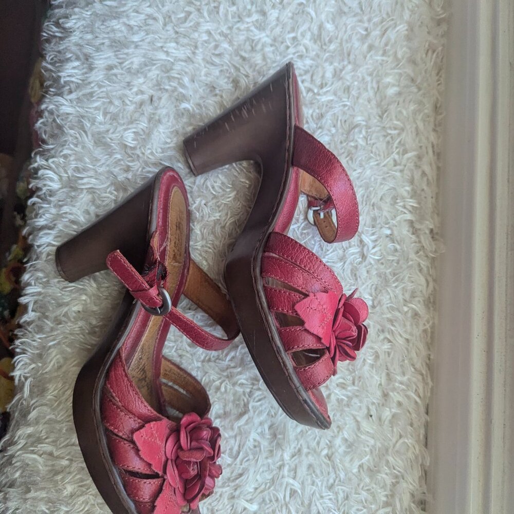 Born Heels Size 8 Flower/Rose Detail - Picture 4 of 9